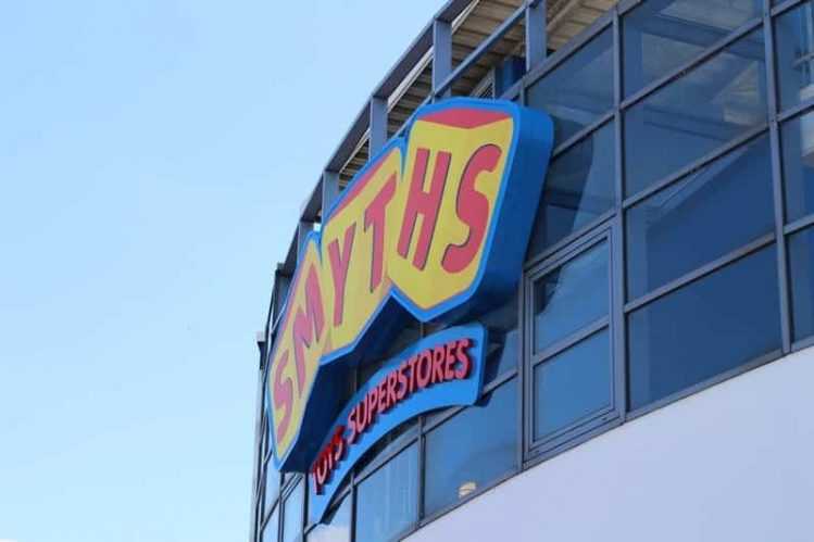 Im Smyths Toys Superstore in Köln-Marsdorf fand die größte der Willkommenspartys statt. Foto: André Volkmann