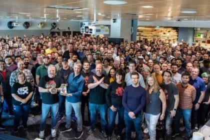 Gears 5 goes Gold: Die Entwickler freuen sich über das vollbrachte Werk. Foto: Microsoft