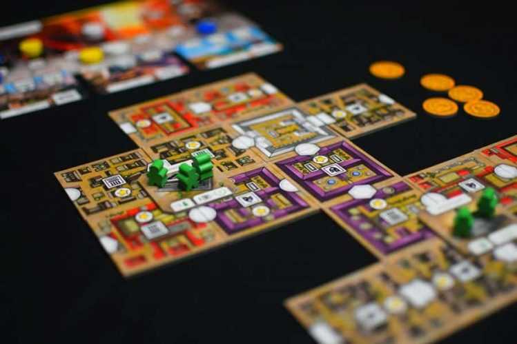 Magna Roma ist ein strategisches Legespiel für bis zu vier Spieler. Bild: Archona Games