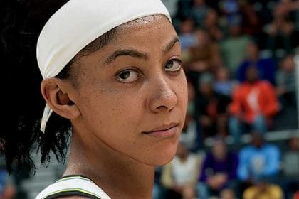 Spieler aus aller Welt können mit den größten Spielerinnen der WNBA spielen und ihre Fähigkeiten mit neuen Spielerfortschritts-Features, Freizeitaktivitäten und Updates für The W Online verbessern. Bild: 2k