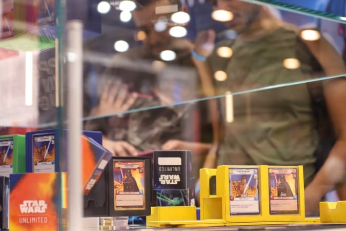 Fans des Sammelkartenspiels Star Wars Unlimited wird Gamegenic mit passendem Zubehör versorgen. Foto: Volkmann