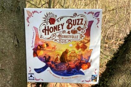 Skellig Games Elf Creek Games Honey Buzz Fall Flavors Herbstfülle Plättchenlegespiel Worker Placement Tile Laying