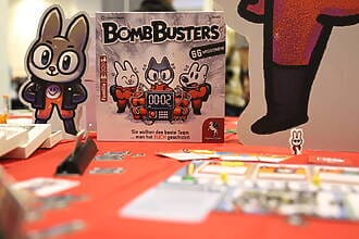 Bomb Buster ist ein kooperatives Spiel, bei dem Sprengsätze entschärft werden müssen. Das Spiel ist eine der Neuheiten von Pegasus Spiele im Herbst. Foto: Volkmann