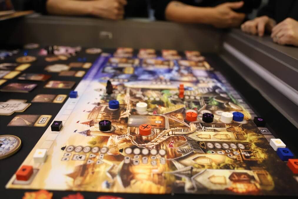 Fans von Godot Games müssen stark sein: Workerplacement statt Social Deduction gibt es bei Foxpaw, wenn auch mit einem hohen Grad an sozialer Interaktion. Foto: Volkmann
