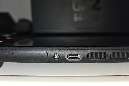 Wer Zubehör an die Nintendo Switch 2 anschließen möchte, sollte bestenfalls auf eine offizielle Lizenz für die gekauften Artikel achten. Foto: Volkmann